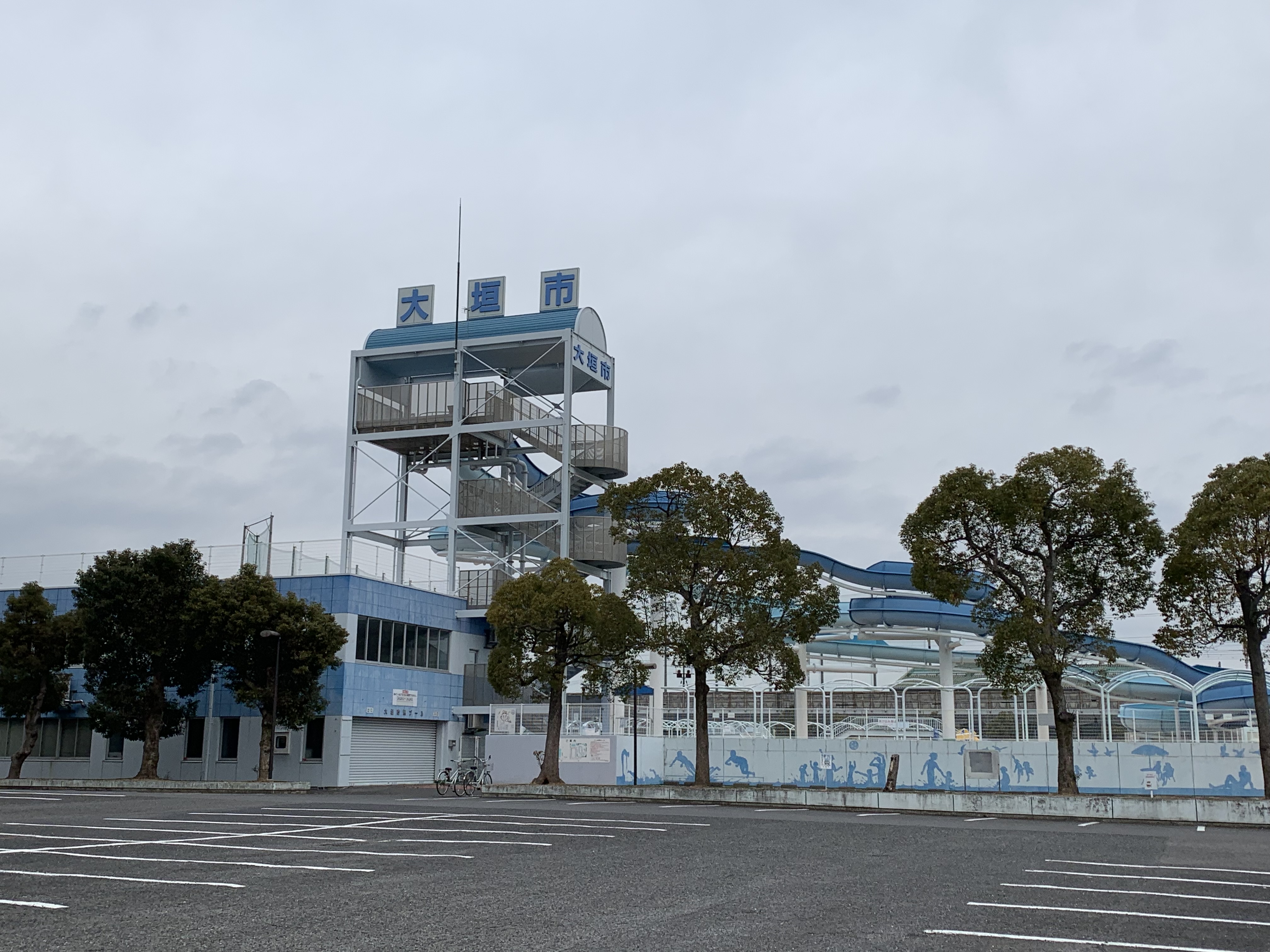 全小学校にプールは必要ですか
